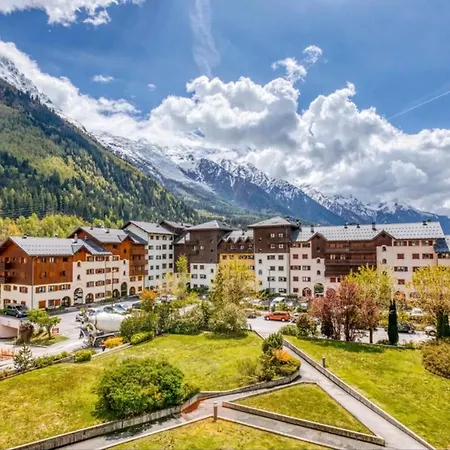 With Balcon In The Downtown ! * Chamonix