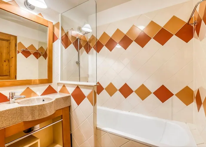 Apartament With Balcon In The Downtown !