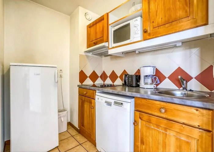 With Balcon In The Downtown ! Apartament