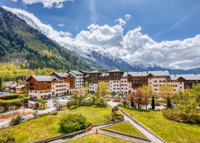 With Balcon In The Downtown ! * Chamonix