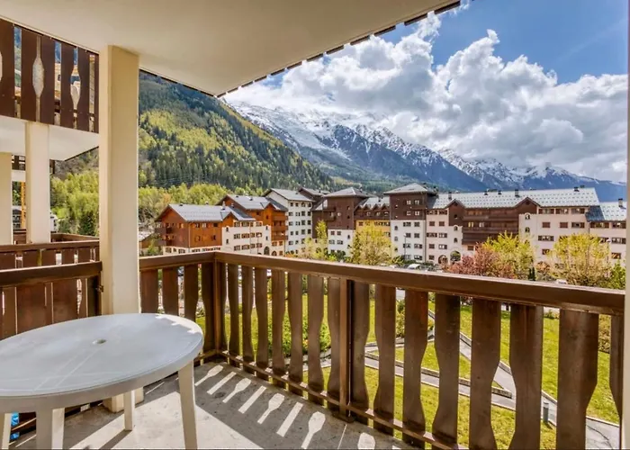 With Balcon In The Downtown ! * Chamonix